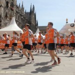 Ach so... habe Laufschuhe an...